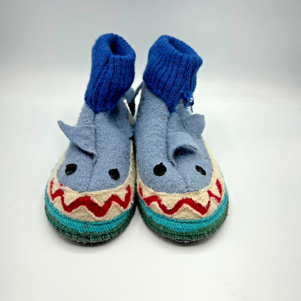Garnet Hill Kids Shark Slippers Wool Knit Cuff Cozy House Shoes Sz 13